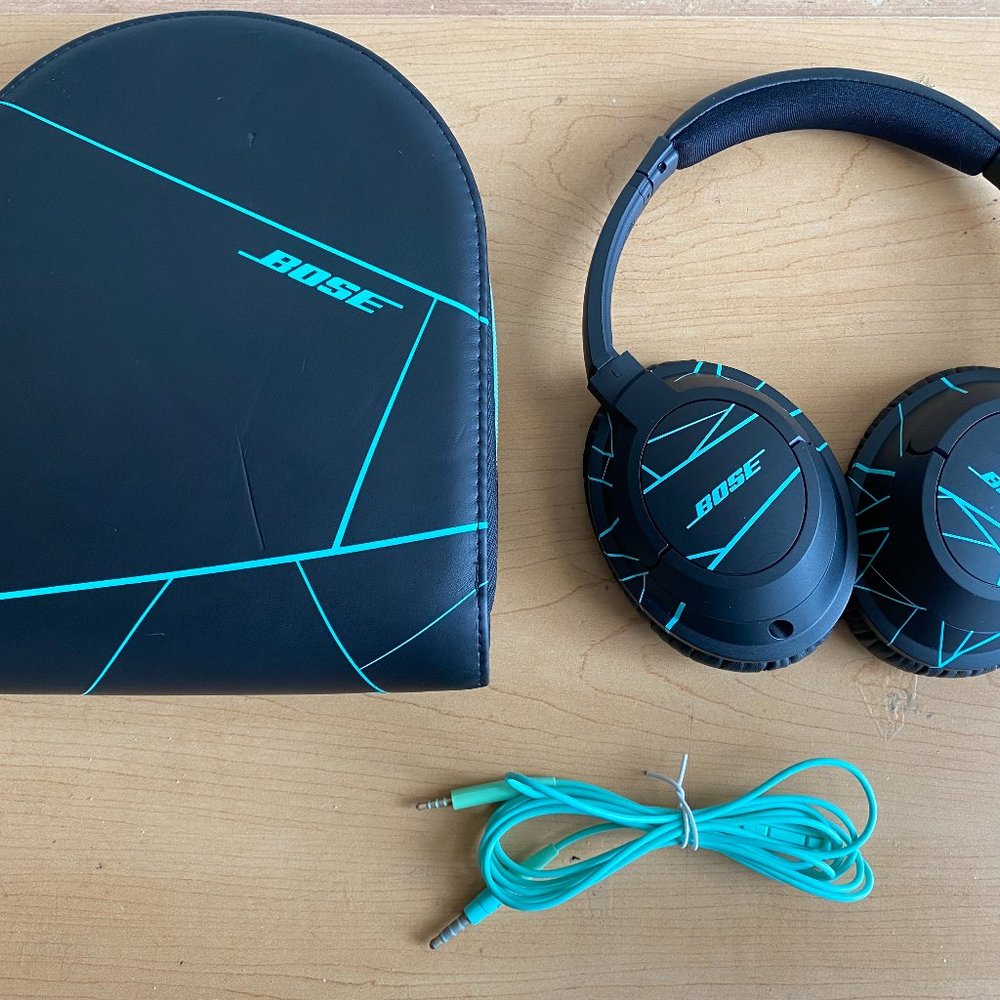 Bose SoundTrue Headphones (Wired)